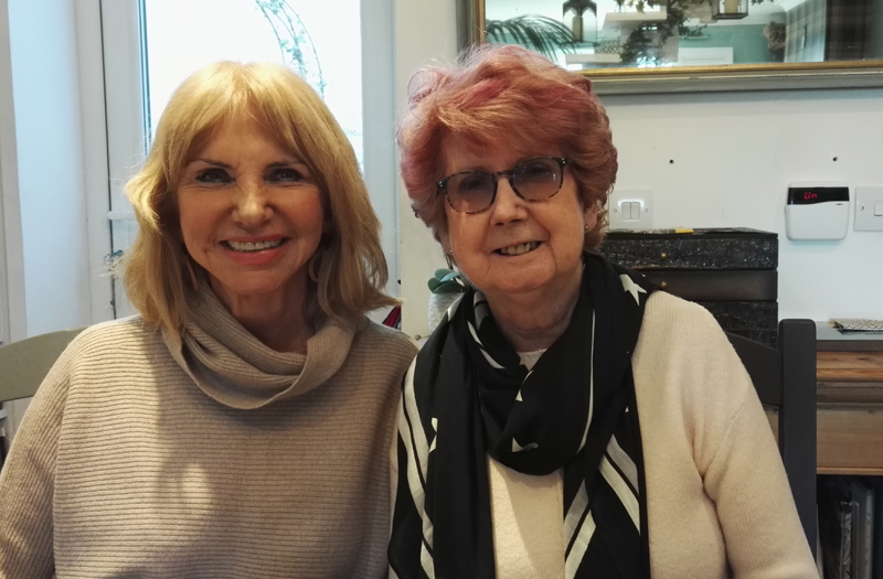 Susan and Sue do a French lesson together